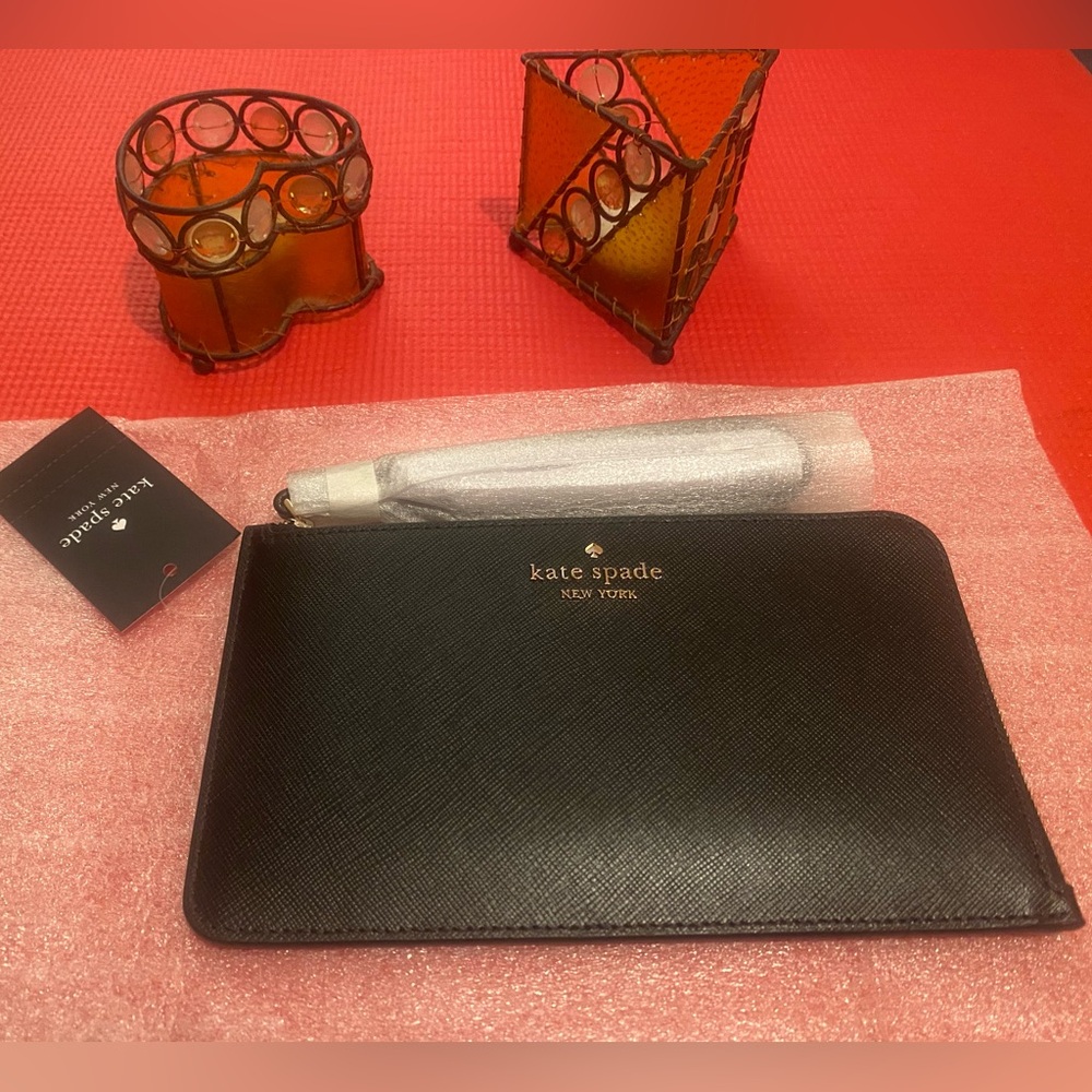 NWT Kate Spade Wristlet Black Wallet. (#Bundle&save)